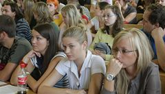 Studenti v posluchárn plzeské právnické fakulty